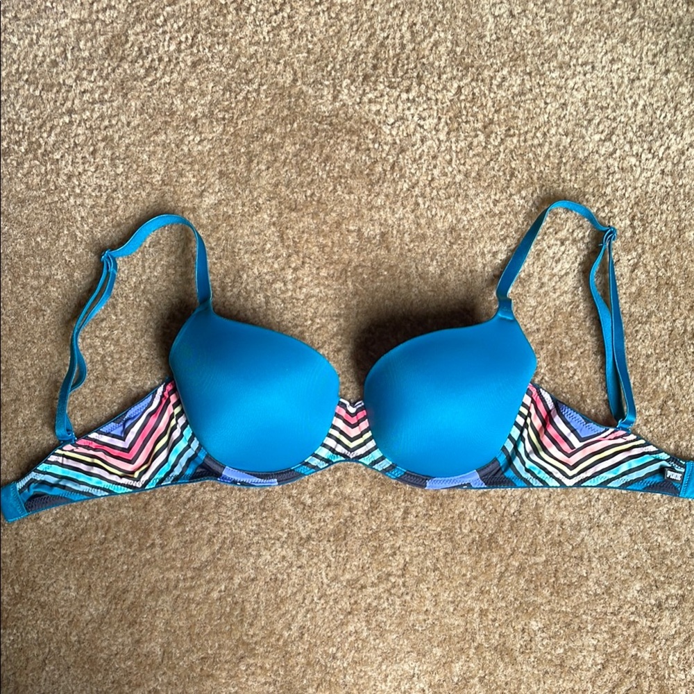 PINK Where Everywhere Lightly Lined Bra sz.32C